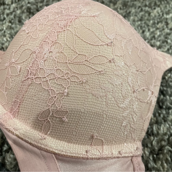 Pink Lace Victorias Secret Bombshell Bra - Picture 6 of 6
